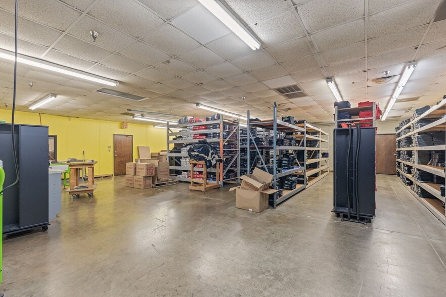 More Photos Of 6580 E Skelly Dr, Tulsa Manufacturing For Sale