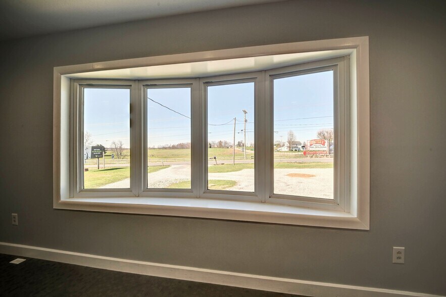 More Photos Of 7500 OH-515, Millersburg Flex For Lease