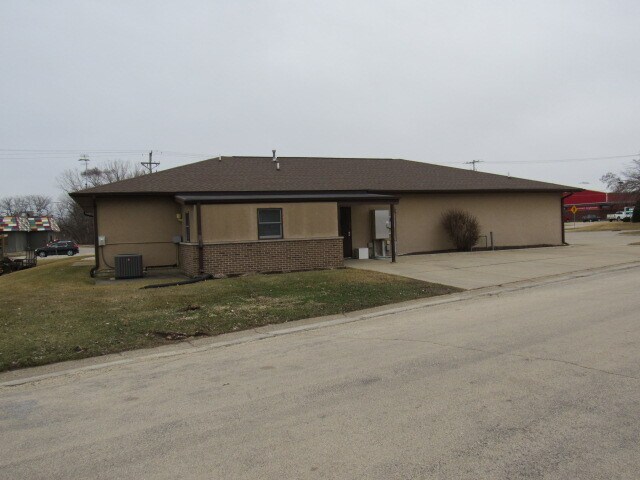 More Photos Of 630 S Main St, Monticello Office For Sale