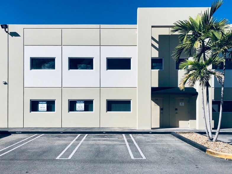 More Photos Of 10800 NW 21st St, Miami Warehouse For Sale