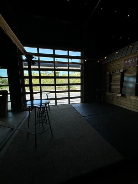 More Photos Of 201 E Center St, Tarpon Springs Bar For Lease