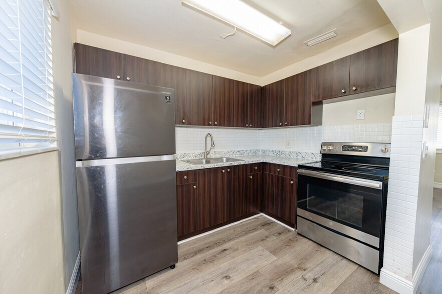 More Photos Of 5971 NW 17th Pl, Sunrise Apartments For Sale