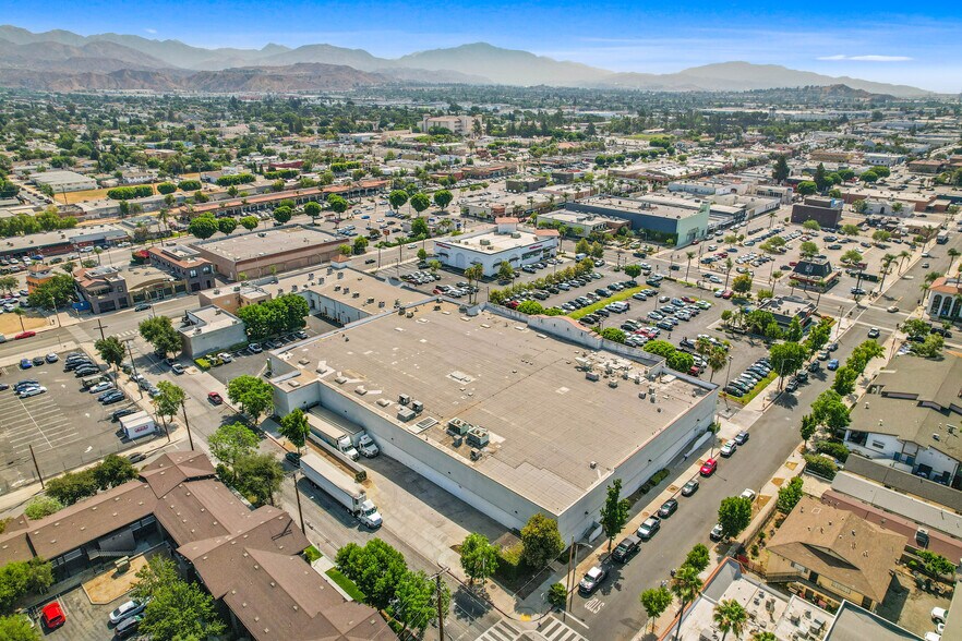 More Photos Of 317 San Fernando Mission Blvd, San Fernando Storefront For Lease