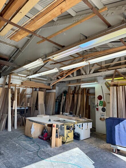 More Photos Of 819 5th Ave, Redwood City Service For Sale