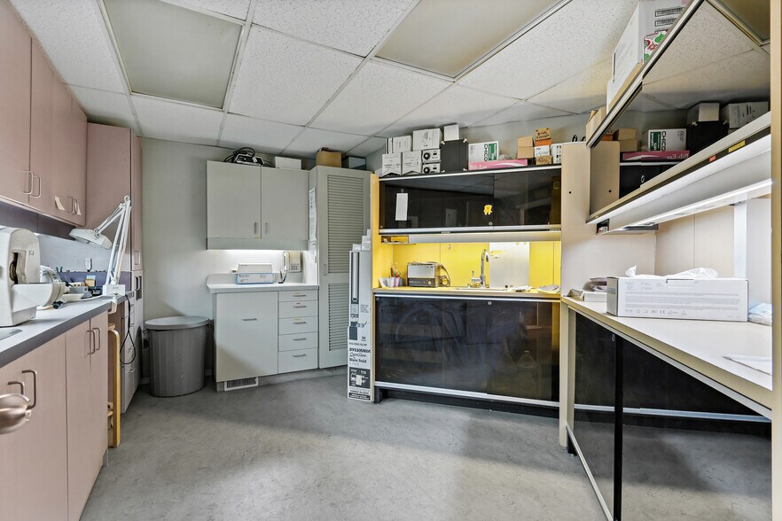 More Photos Of 5600 Elbow Dr SW, Calgary Medical For Sale