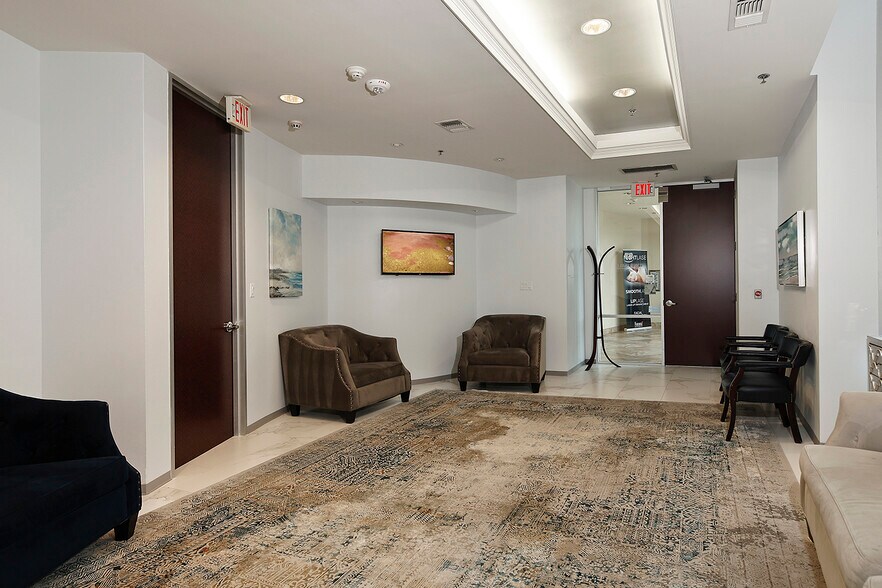 More Photos Of 114 Vision Park Blvd, Shenandoah Office For Sale