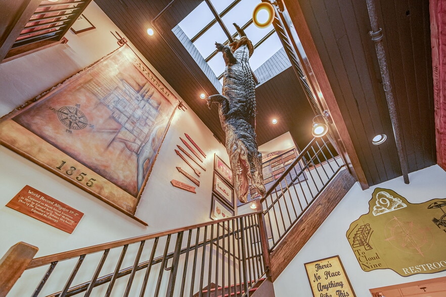 More Photos Of 209 W Congress St, Savannah Restaurant For Sale