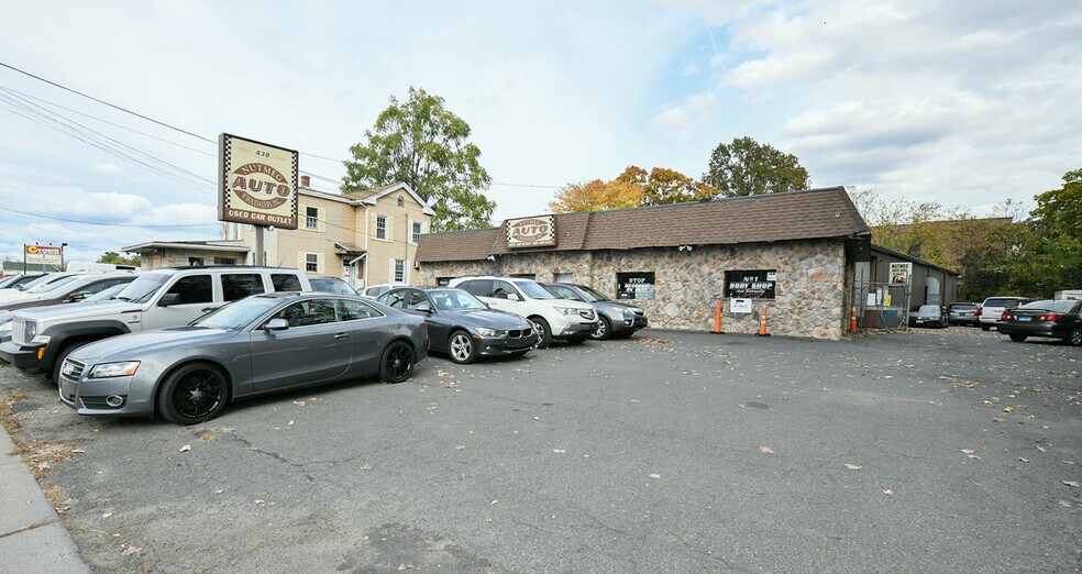 More Photos Of 438-440 Main St, East Hartford Auto Repair For Sale