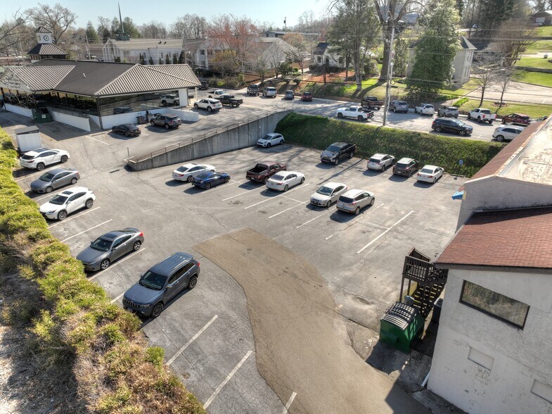 More Photos Of 990 E Main St, Blue Ridge Office For Sale