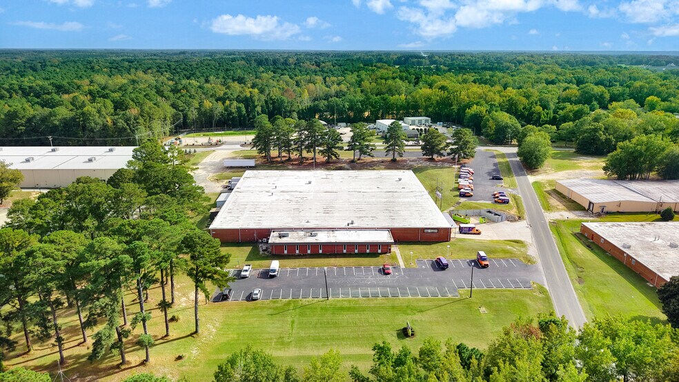 More Photos Of 500 E Gannon Ave, Zebulon Manufacturing For Lease