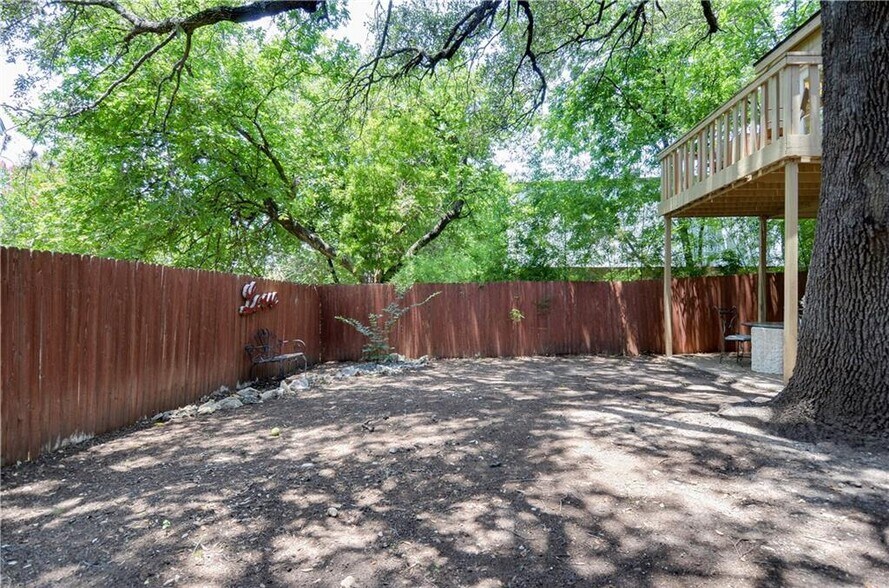 More Photos Of 708-800 S 1st St, Austin Multifamily For Sale