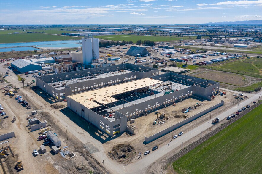 More Photos Of 9584 Sugar Rd, Tracy Warehouse For Lease