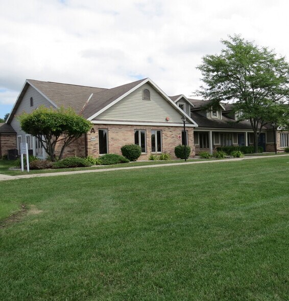 More Photos Of W176N9810 Rivercrest Dr, Germantown Unknown For Lease