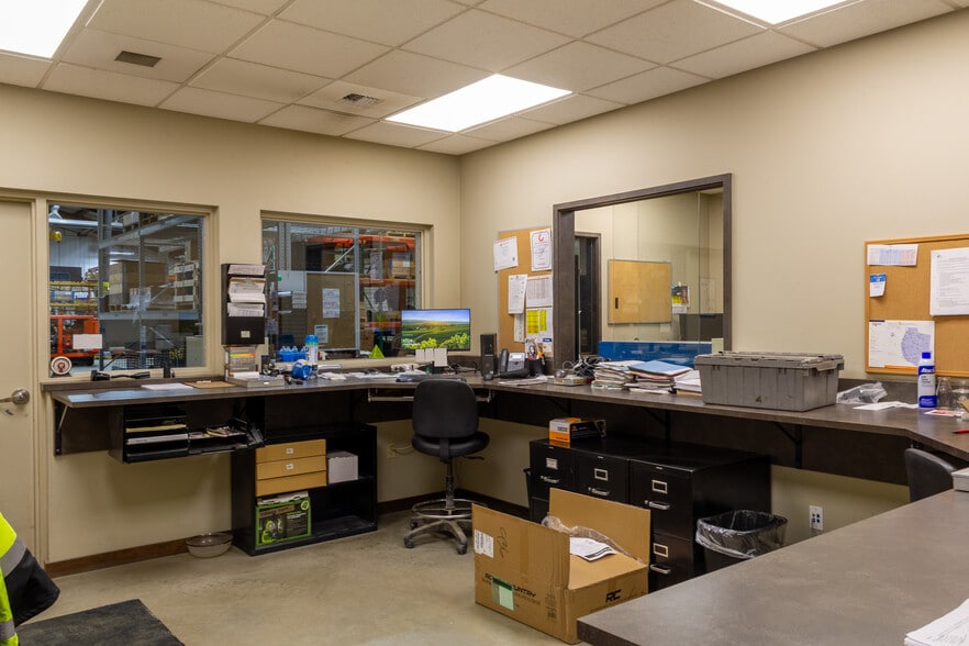 More Photos Of 3860 Helberg Dr, Helena Service For Lease