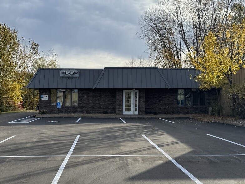 More Photos Of 522 Faxon Rd N, Norwood Young America Medical For Lease