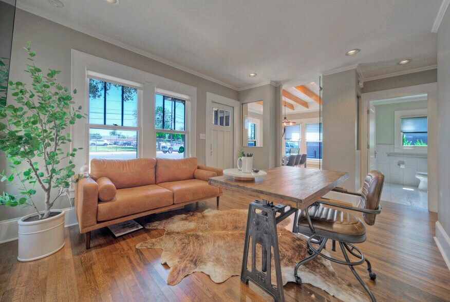 More Photos Of 4524 Burnet Rd, Austin Office For Sale