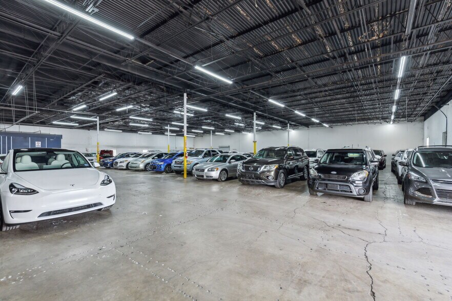 More Photos Of 1365 Regal Row, Dallas Distribution For Sale