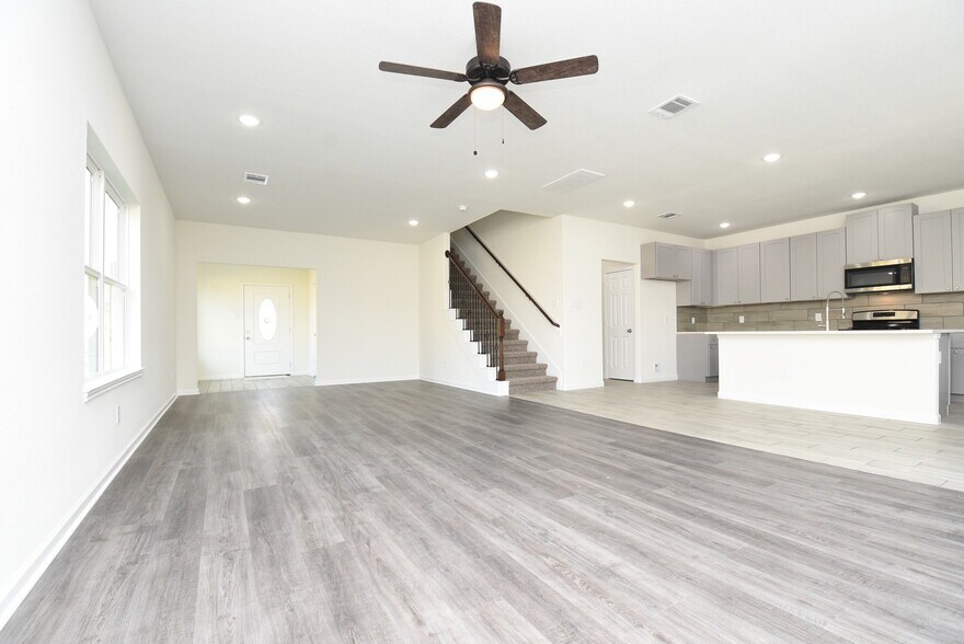 More Photos Of 2815 Bowlin Leaf Ln, Houston Multifamily For Sale