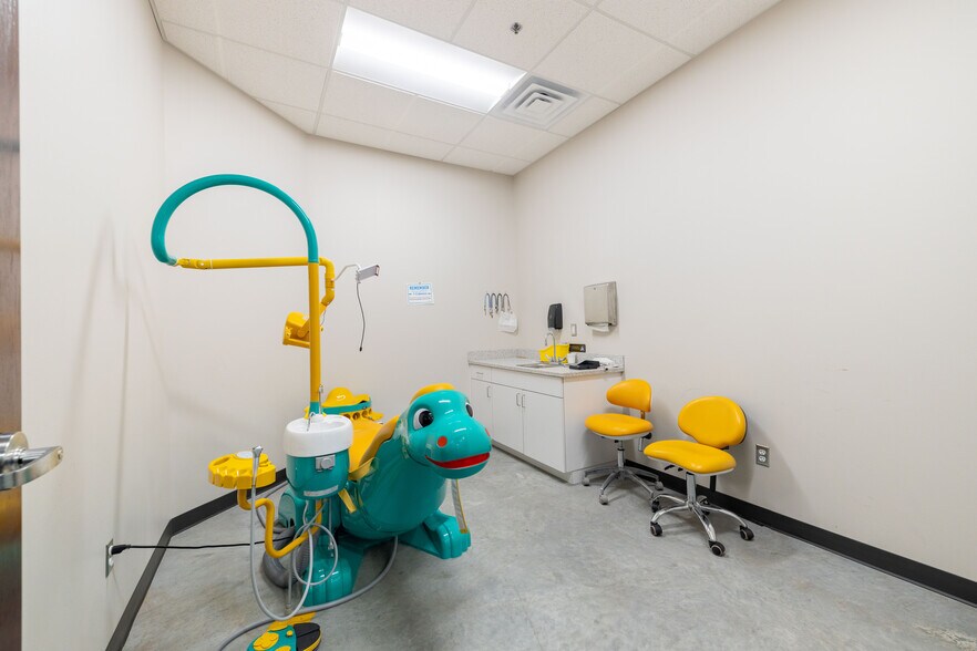 More Photos Of 7030 Whitmore Lake Rd, Brighton Warehouse For Sale