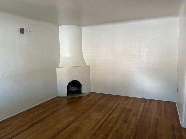 More Photos Of 1005 Carlisle Blvd SE, Albuquerque Apartments For Sale