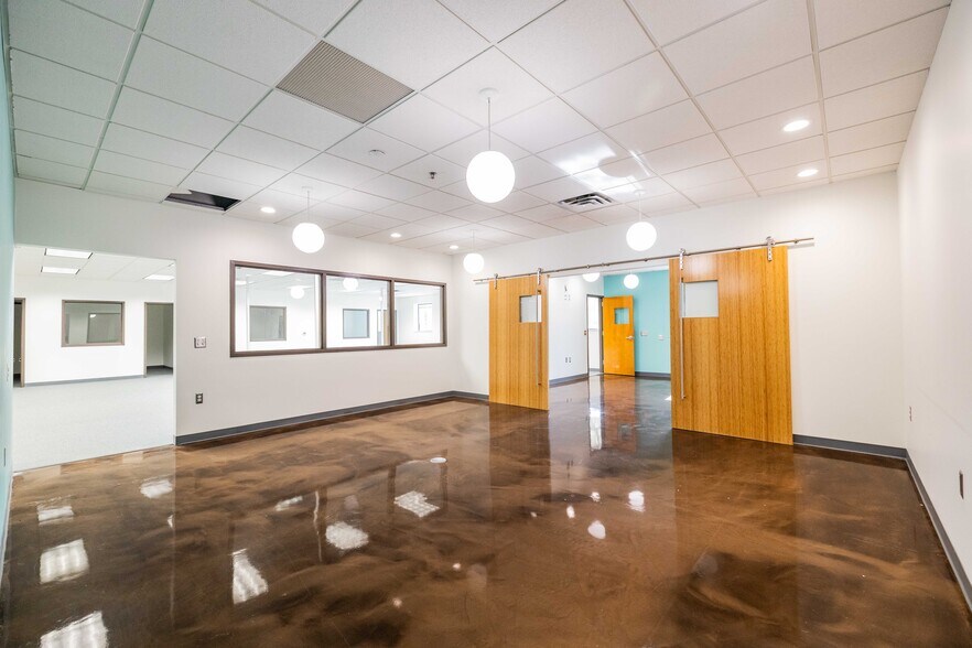 More Photos Of 640 Avis Dr, Ann Arbor Flex For Sale