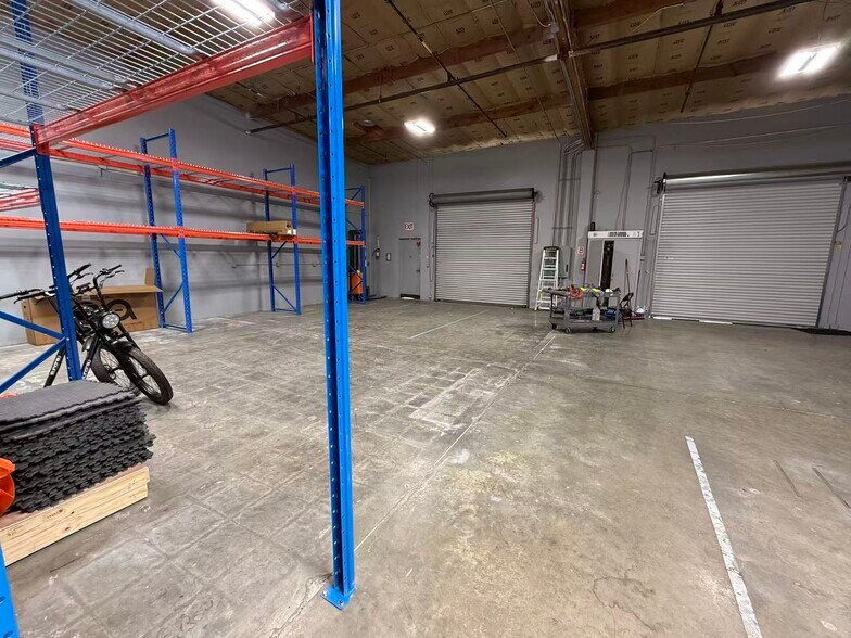 More Photos Of 10725 Ellis Ave, Fountain Valley Distribution For Lease