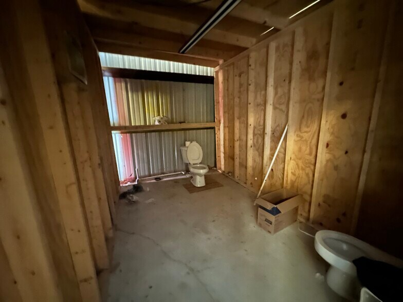 More Photos Of 3972 Millside Rd, Laurel Hill Specialty For Lease