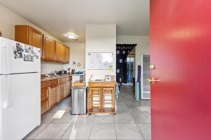 More Photos Of 6563 Shattuck Ave, Oakland Apartments For Sale