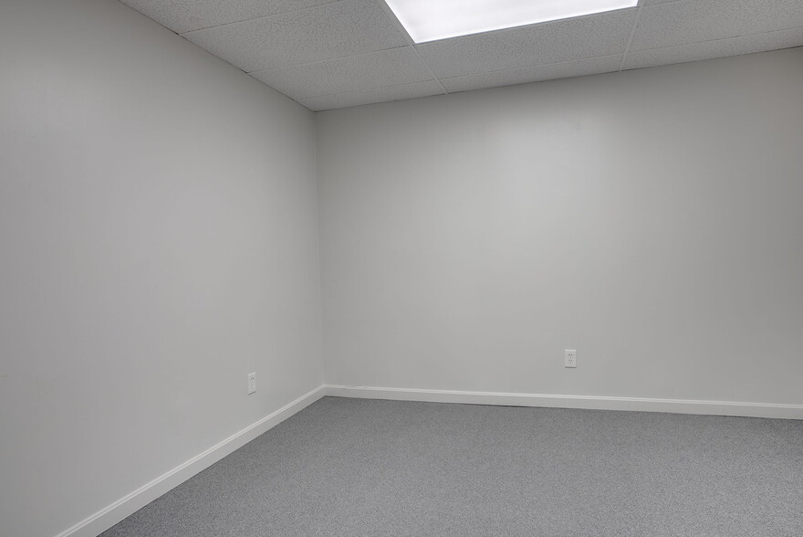 More Photos Of 38-40 Market St, Amesbury Office Residential For Sale