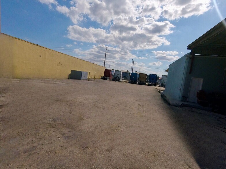 More Photos Of 3131 W Okeechobee Rd, Hialeah Auto Dealership For Sale