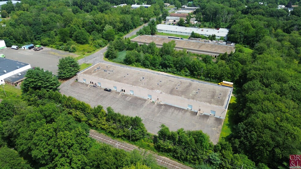 More Photos Of 95 Peters Rd, Bloomfield Light Manufacturing For Lease