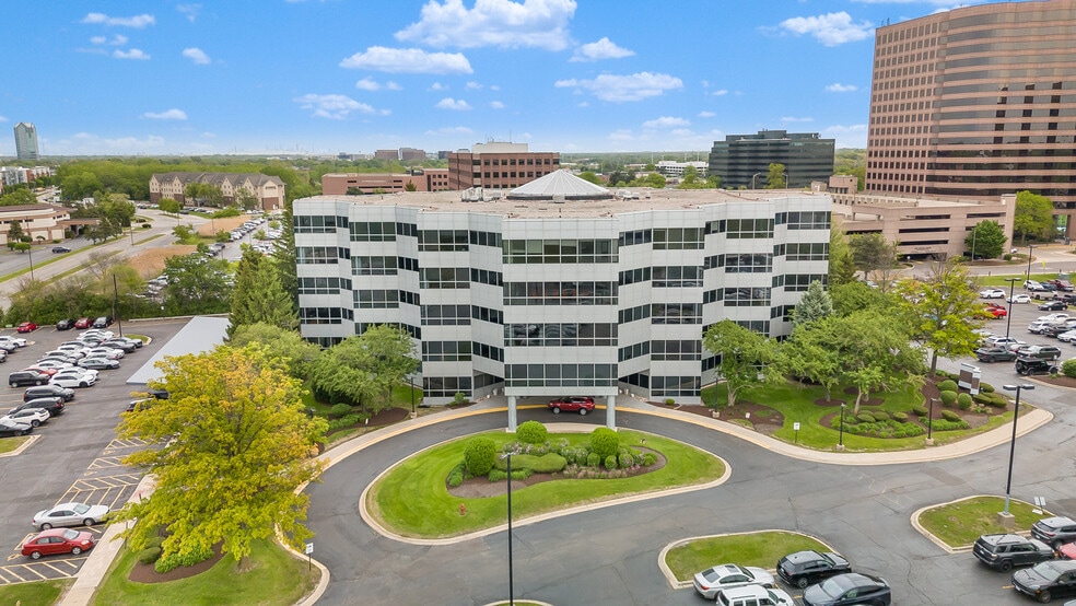 More Photos Of 1 TransAm Plaza Dr, Oakbrook Terrace Office For Sale