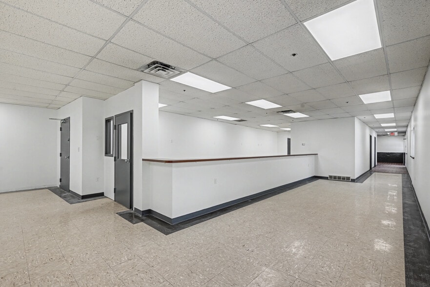 More Photos Of 11-25 Harding St, Middletown Warehouse For Sale