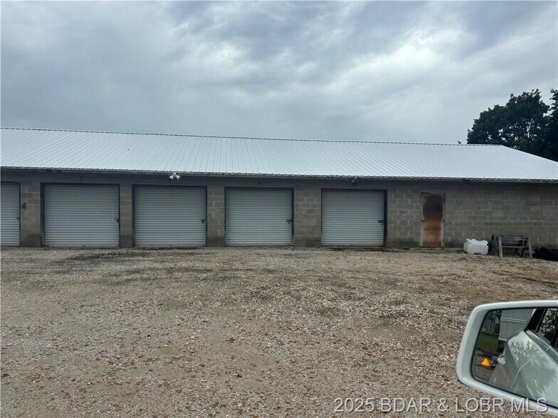 More Photos Of 633 Hiland cir, Kaiser Warehouse For Sale