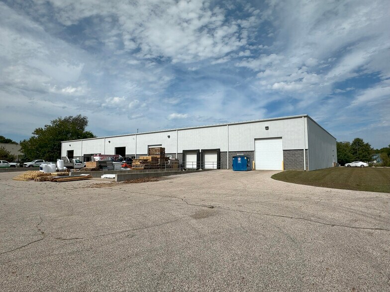 More Photos Of 3303 William Richardson Dr, South Bend Light Manufacturing For Sale