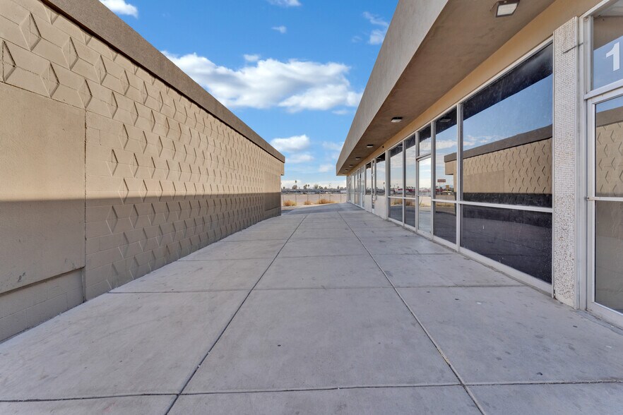 More Photos Of 4907 Vegas Dr, Las Vegas Restaurant For Sale