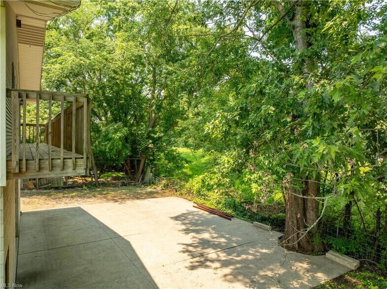 More Photos Of 3249 Coral Rd, Malvern Office For Sale