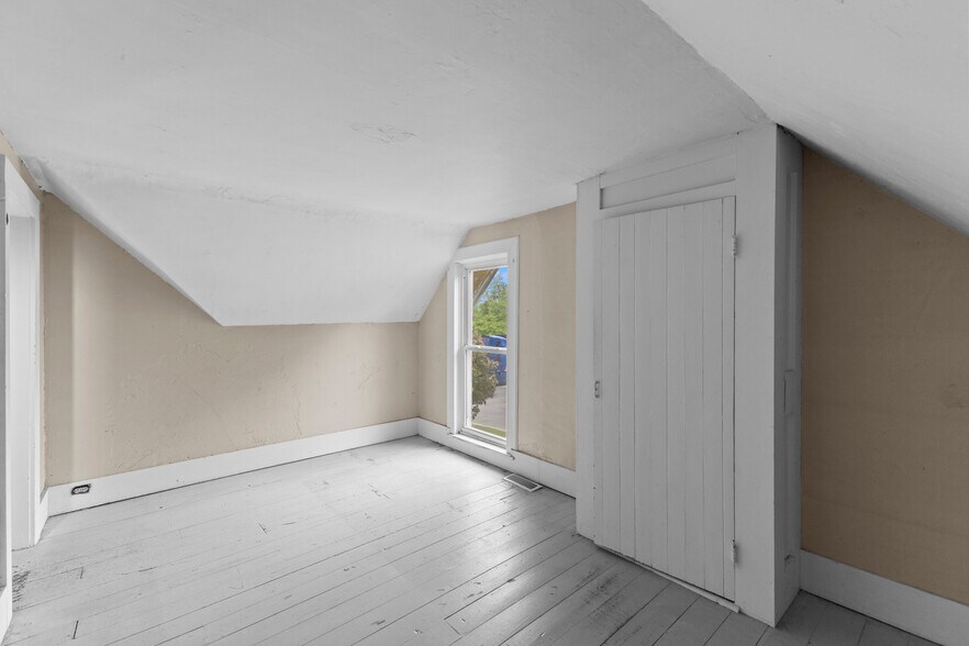 More Photos Of 4103 Broadway, Grove City Freestanding For Sale