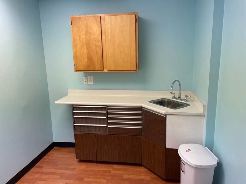 More Photos Of 11125 Rockville Pike, Rockville Medical For Lease