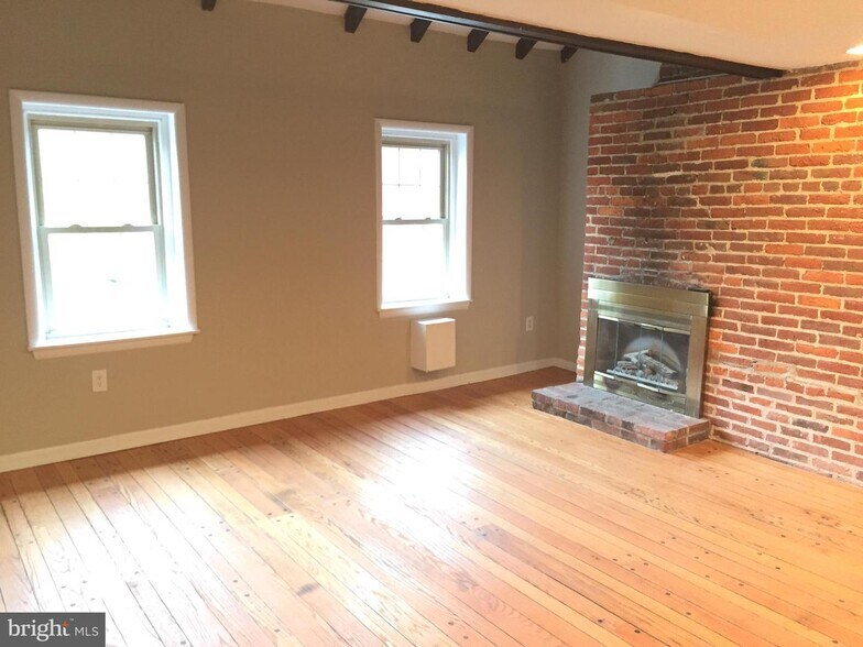 More Photos Of 747 S 2nd St, Philadelphia Apartments For Sale