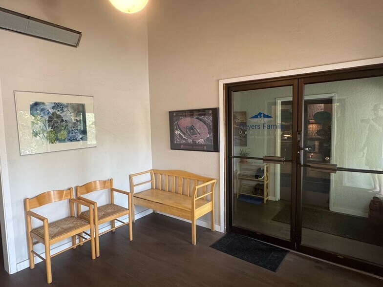 More Photos Of 3170 Us-50, South Lake Tahoe Office For Sale