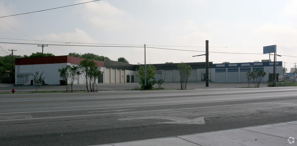 More Photos Of 1614 Pat Booker Rd, Universal City Auto Repair For Lease