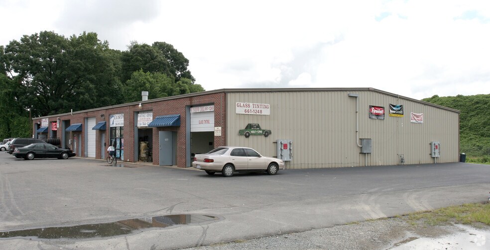 More Photos Of 3307 N Liberty St, Winston-Salem Auto Repair For Sale