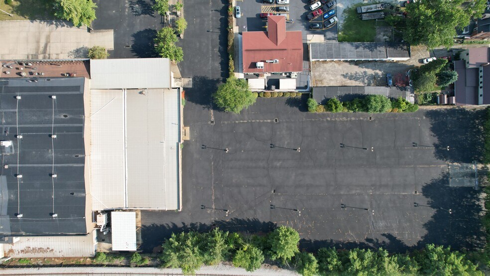 More Photos Of 259 S College St, Washington Unknown For Lease