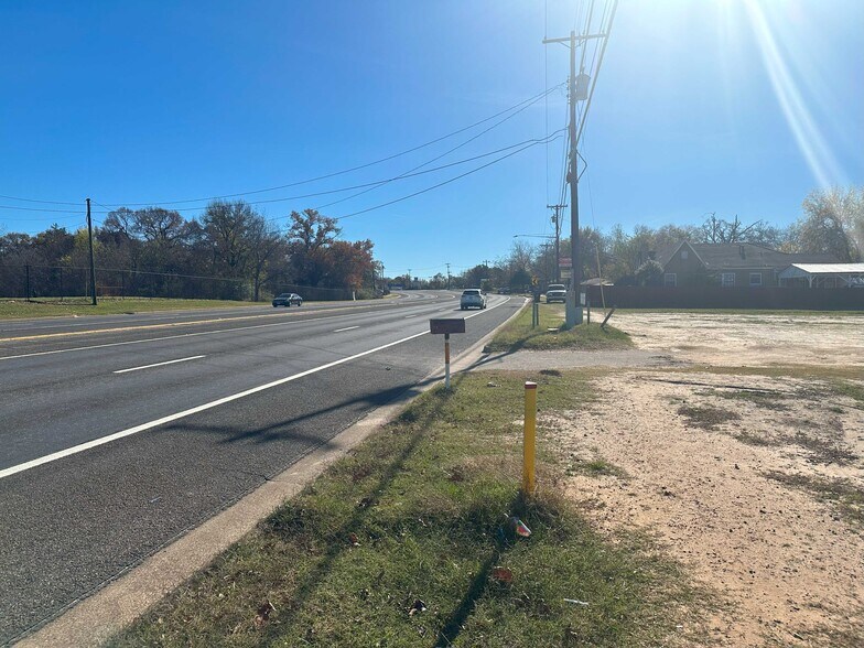 More Photos Of 3020 W Gentry Pky, Tyler Land For Sale