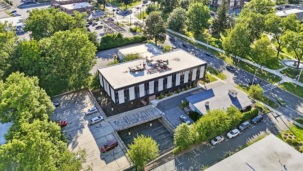 More Photos Of 117 Park Ave, West Springfield Office For Sale