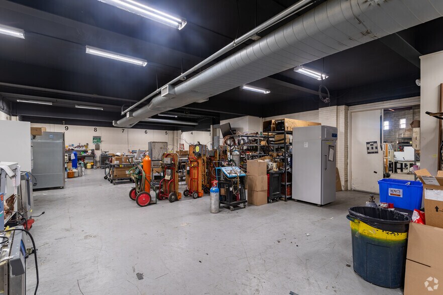 More Photos Of 8805 76th Ave, Glendale Warehouse For Sale