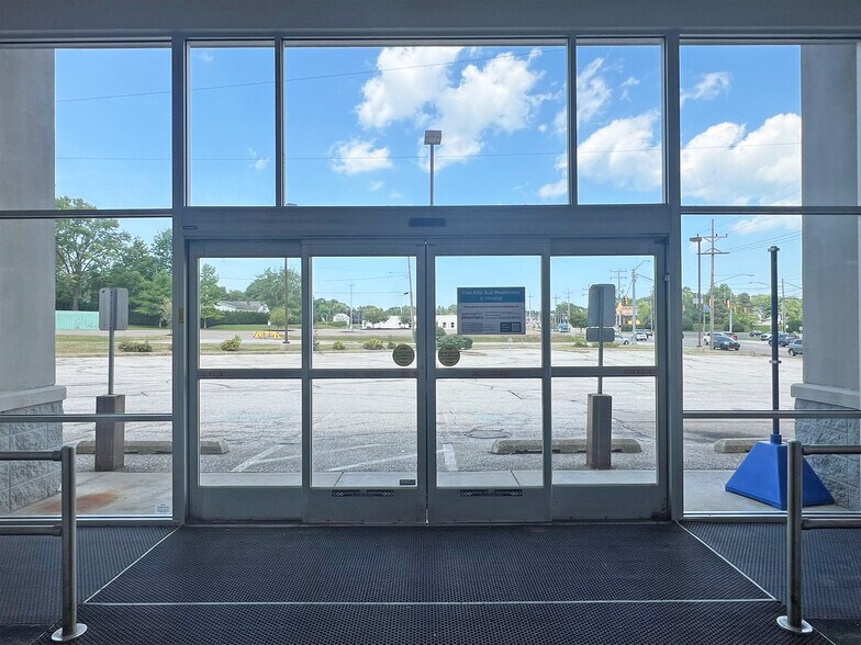 More Photos Of 5430 Peach St, Erie Drugstore For Sale