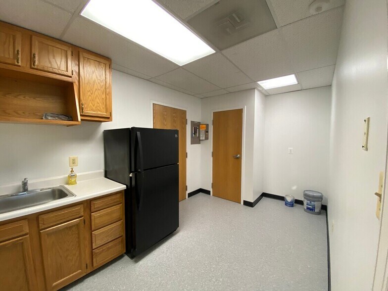 More Photos Of 10529-10535 Crestwood Dr, Manassas Medical For Lease