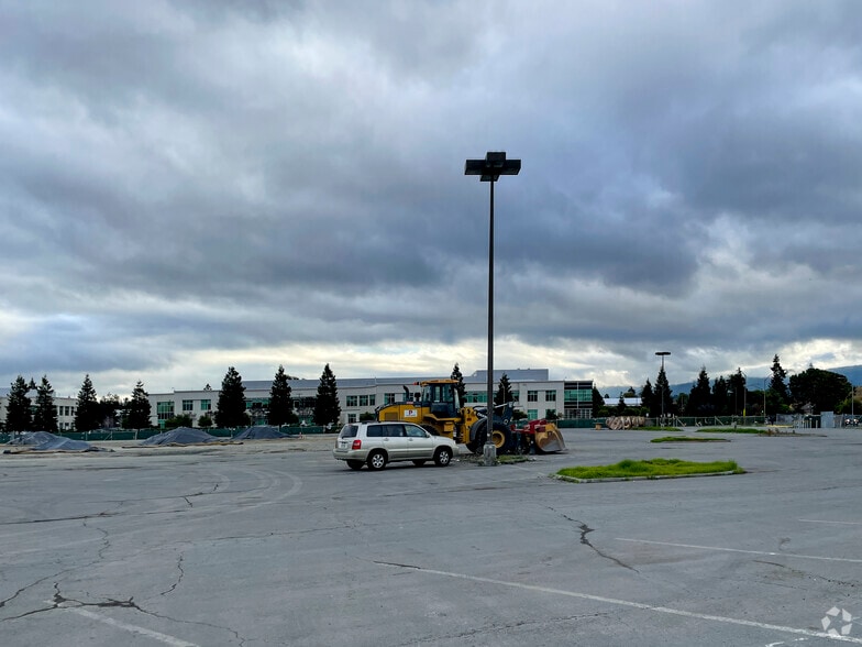 More Photos Of 1401 Broadway St, Redwood City Apartments For Lease